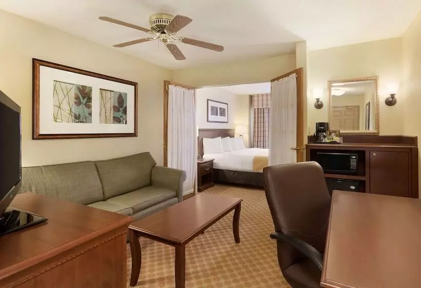 هتل Country Inn & Suites By Radisson, Rochester, Mn