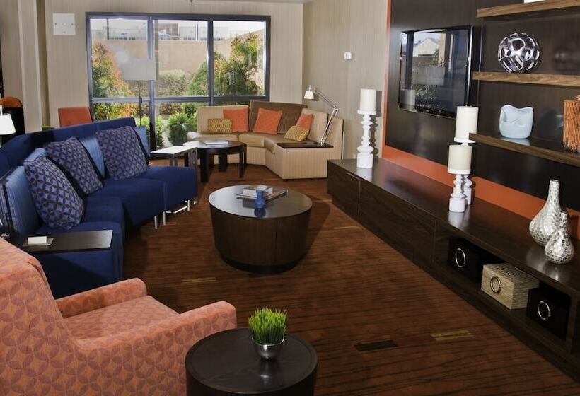 فندق Courtyard Bowling Green Convention Center