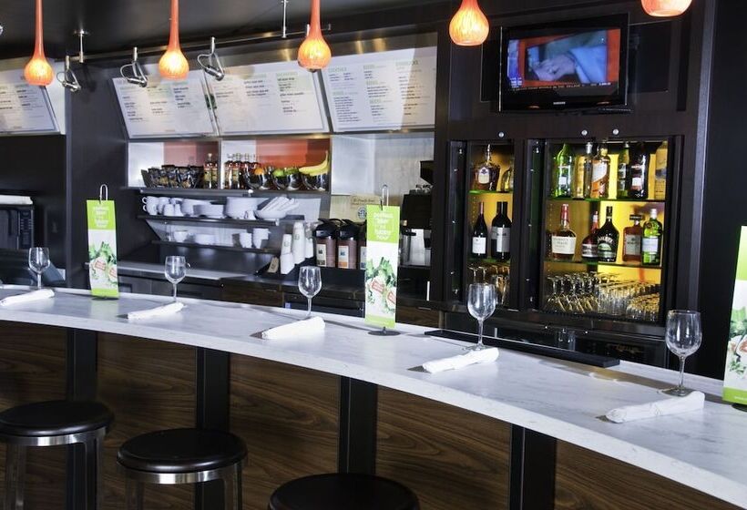 فندق Courtyard Bowling Green Convention Center