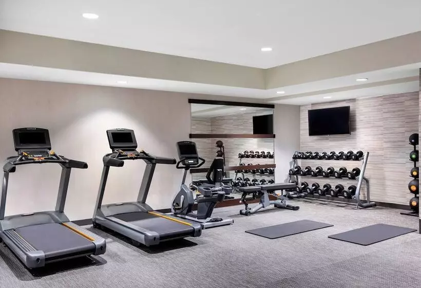 Отель Courtyard Bowling Green Convention Center