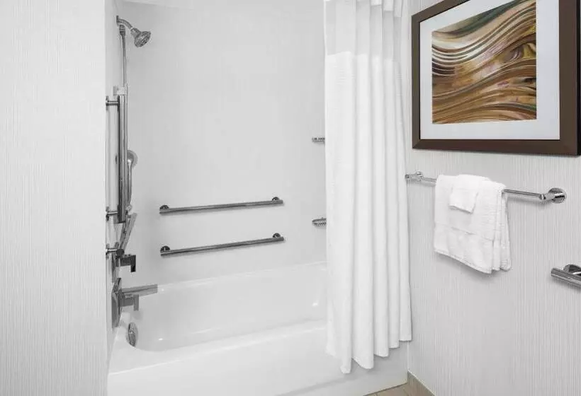 Отель Courtyard Bowling Green Convention Center