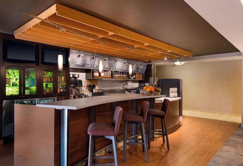 هتل Courtyard Akron Fairlawn