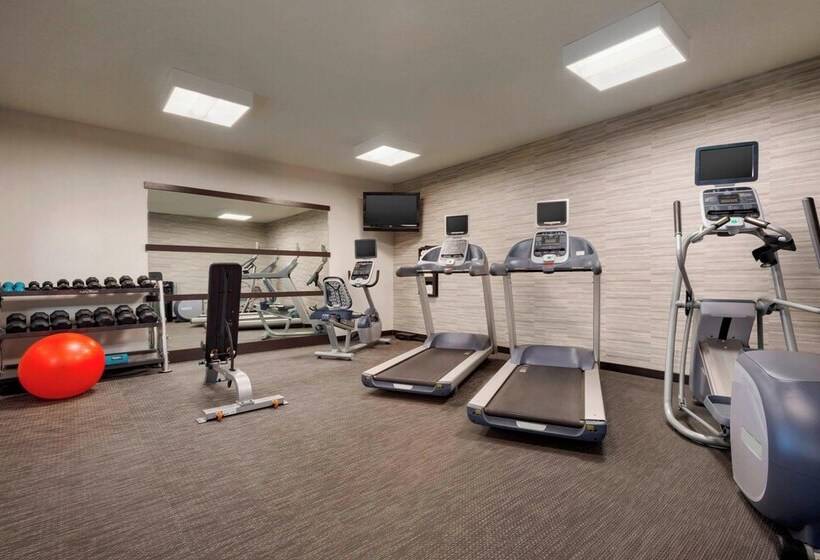 هتل Courtyard Akron Fairlawn