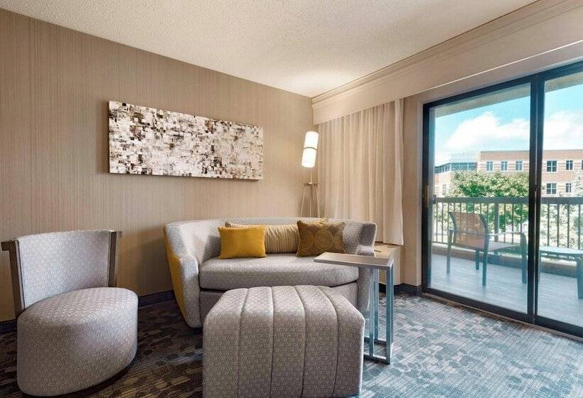 هتل Courtyard Akron Fairlawn