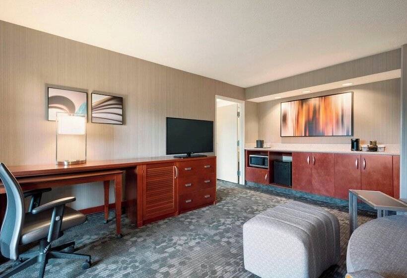 هتل Courtyard Akron Fairlawn