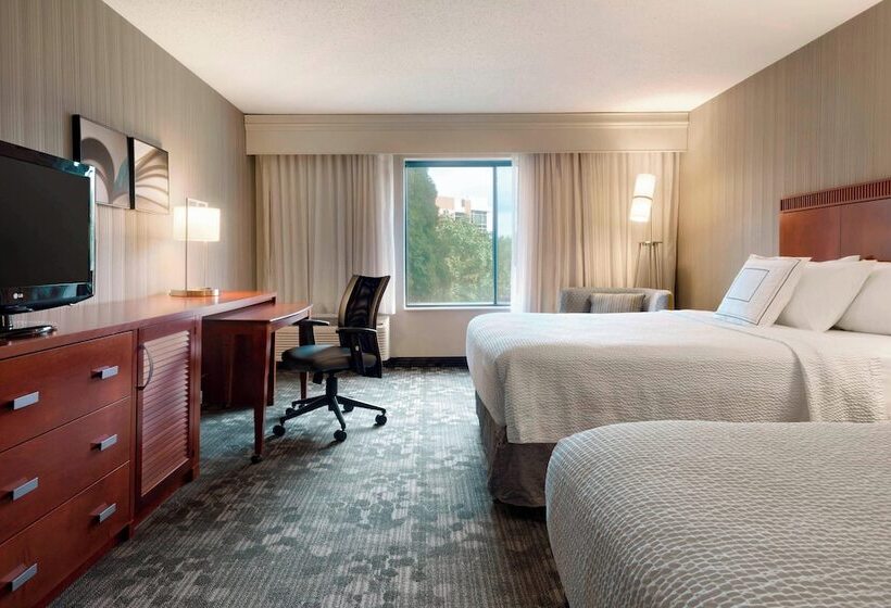 هتل Courtyard Akron Fairlawn