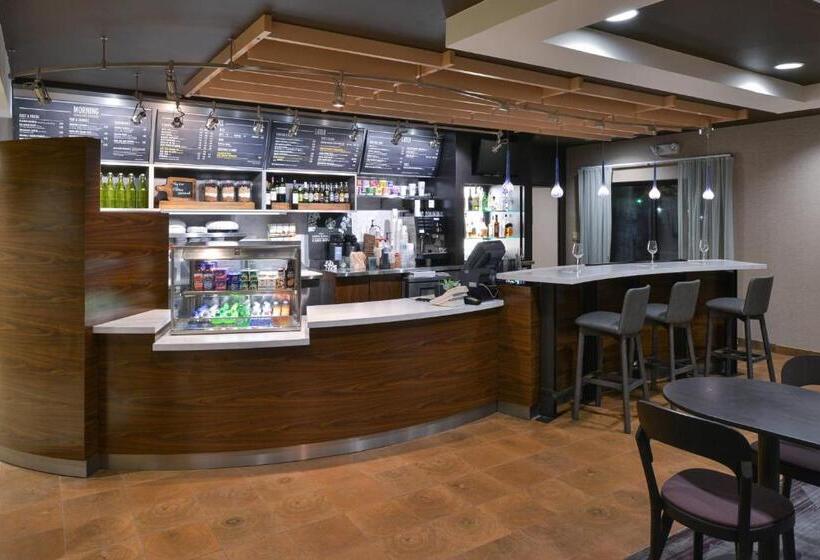 ホテル Courtyard By Marriott Charlotte Matthews