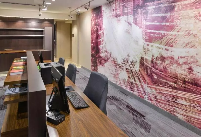 Отель Courtyard By Marriott Charlotte Matthews