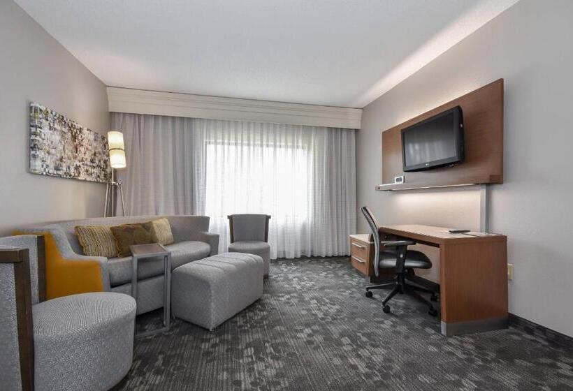 ホテル Courtyard By Marriott Charlotte Matthews