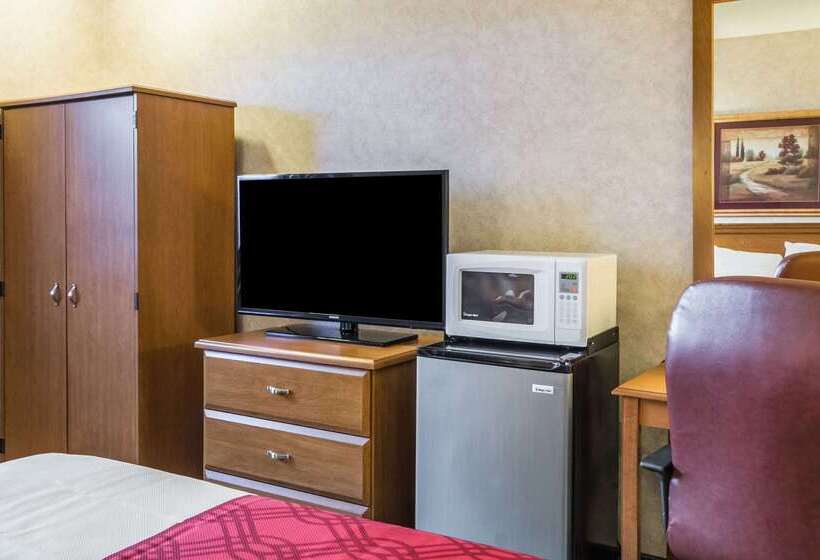 فندق Econo Lodge North