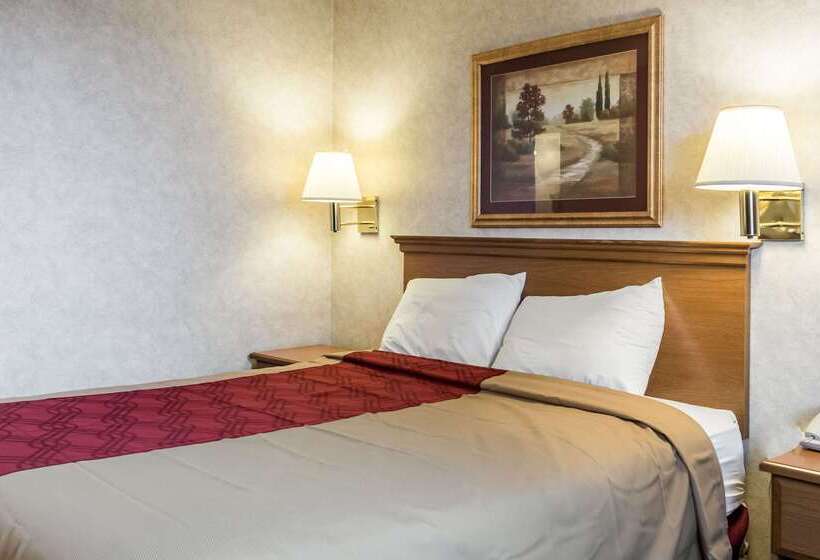 فندق Econo Lodge North