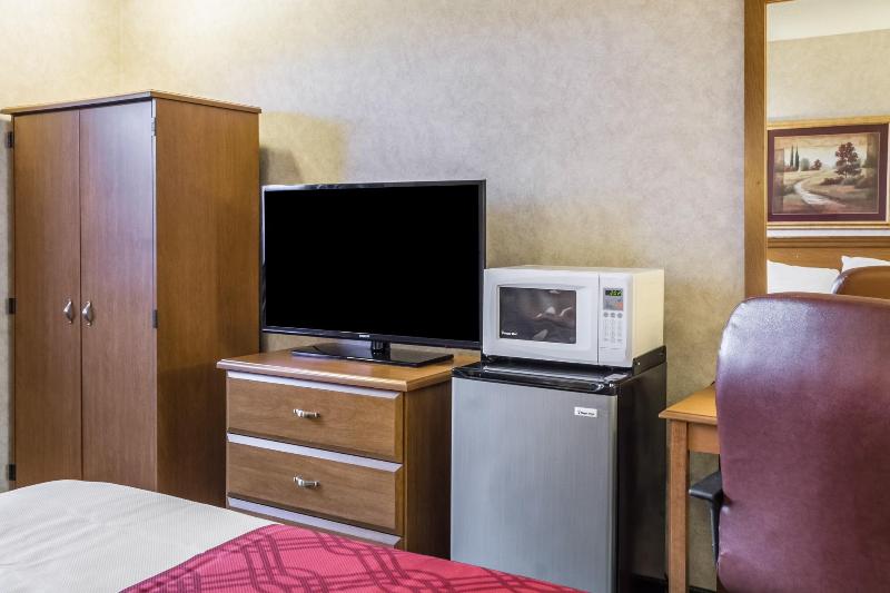 فندق Econo Lodge North