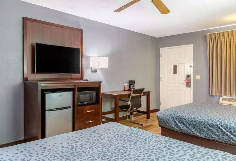 ホテル Econo Lodge West   Coors Blvd