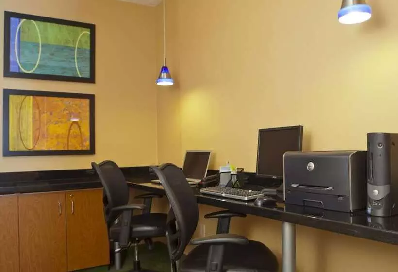 酒店 Fairfield Inn & Suites By Marriott Memphis East Galleria