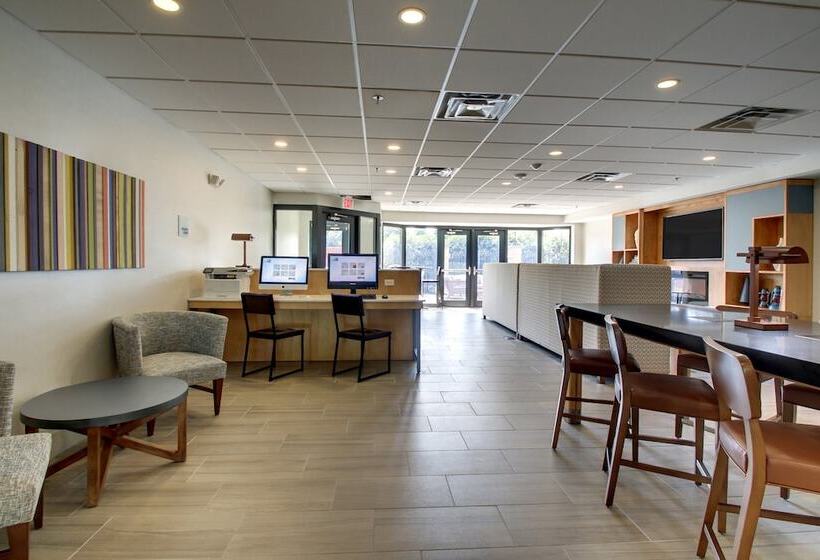 فندق Holiday Inn Express & Suites Aurora   Naperville, An Ihg