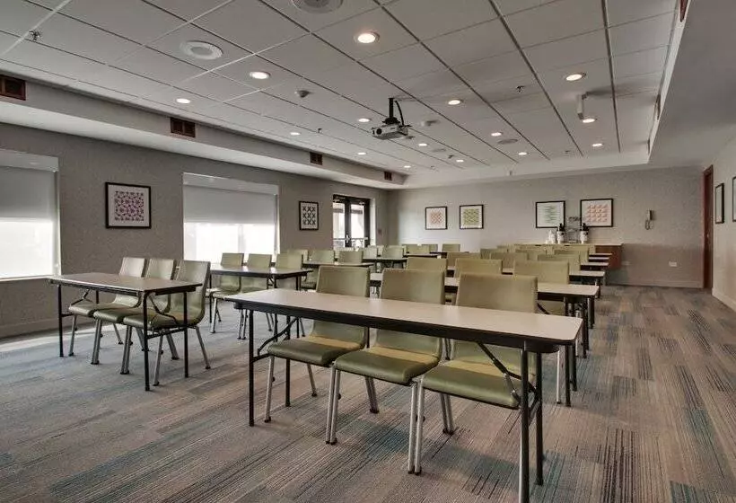Hotelli Holiday Inn Express & Suites Aurora   Naperville, An Ihg