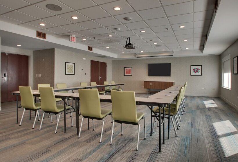 فندق Holiday Inn Express & Suites Aurora   Naperville, An Ihg