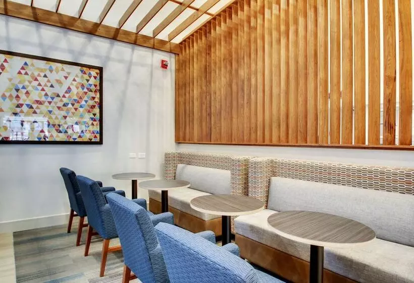 Hotelli Holiday Inn Express & Suites Aurora   Naperville, An Ihg