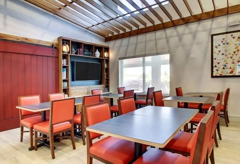 Hotelli Holiday Inn Express & Suites Aurora   Naperville, An Ihg