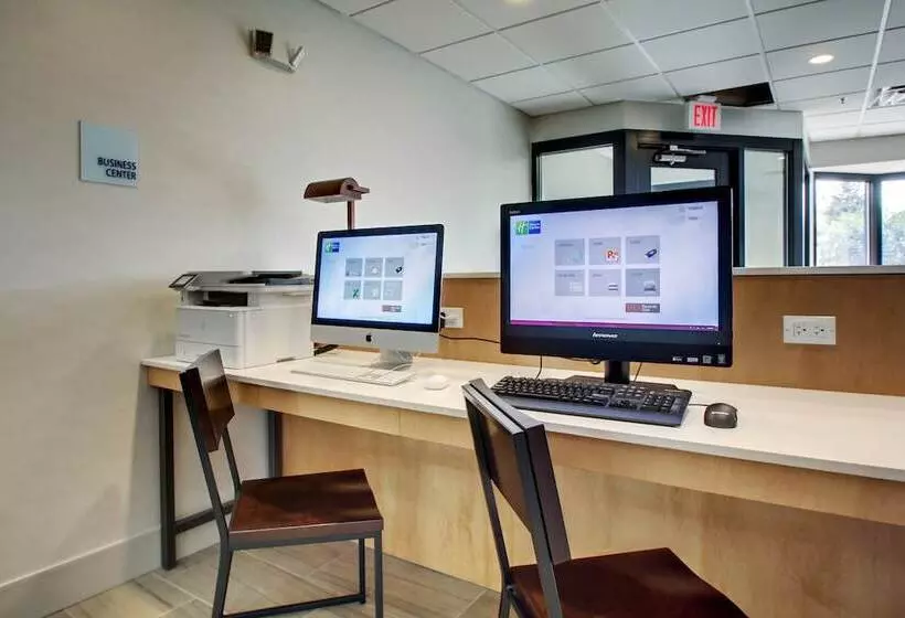 Hotelli Holiday Inn Express & Suites Aurora   Naperville, An Ihg