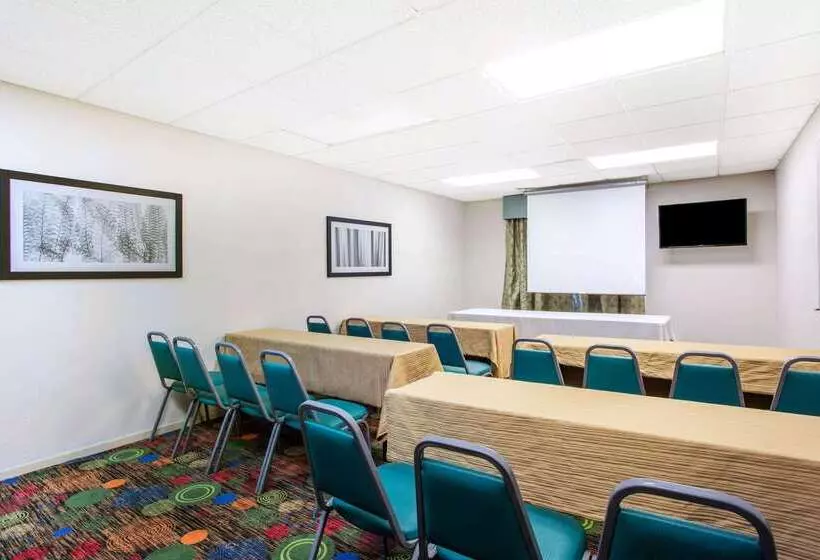 ホテル La Quinta Inn By Wyndham Decatur Alabama