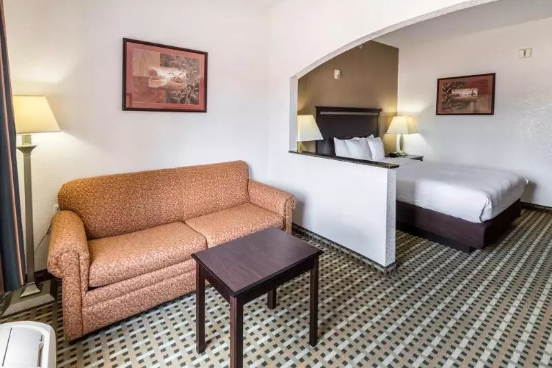 호텔 Quality Suites Burleson   Ft Worth