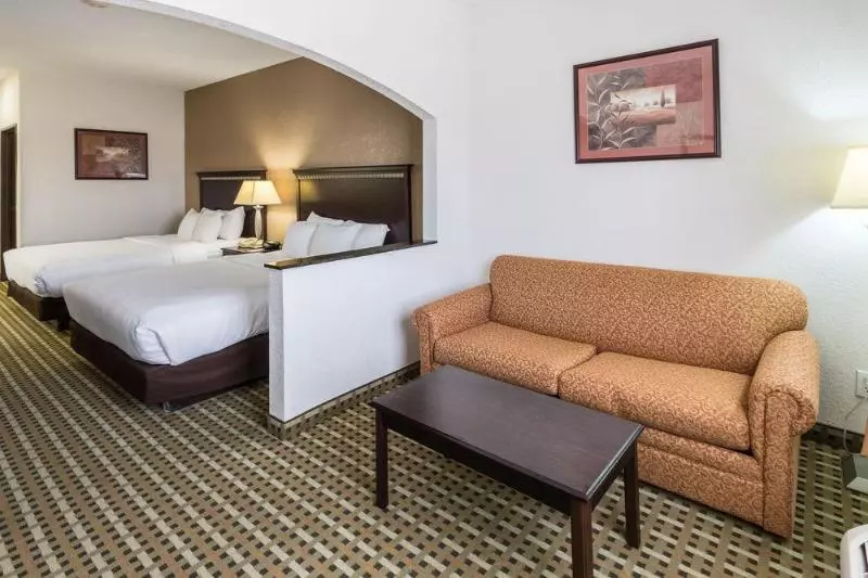 호텔 Quality Suites Burleson   Ft Worth