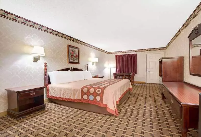 Hotelli Super 8 By Wyndham Dallas South