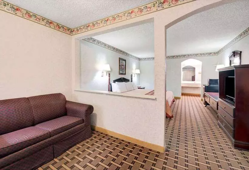 Hotelli Super 8 By Wyndham Dallas South