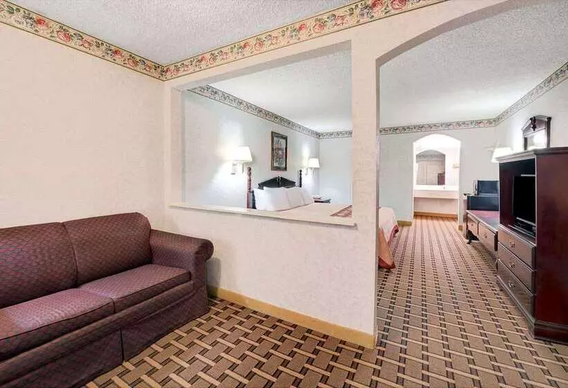 Hotelli Super 8 By Wyndham Dallas South