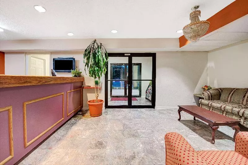 Hotelli Super 8 By Wyndham Dallas South