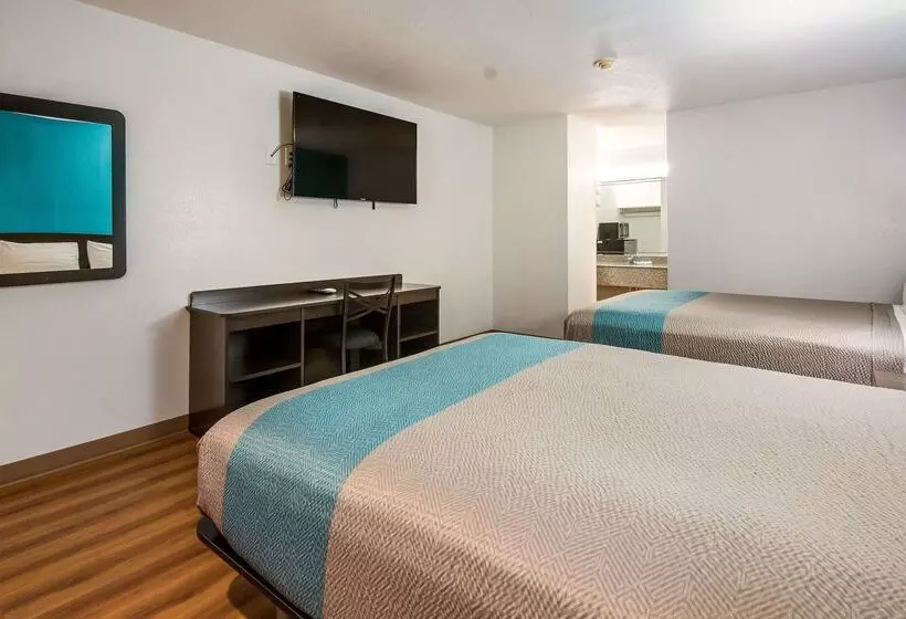 Motel 6 Freeport, Tx