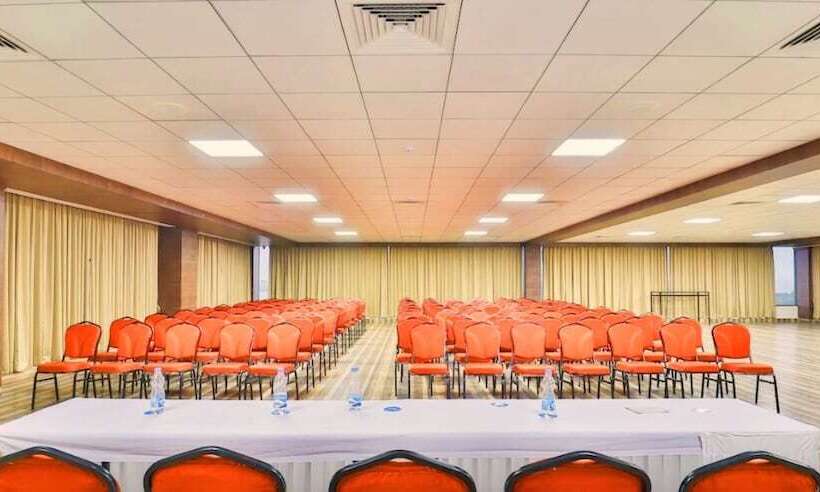 Genx Surat By 1589 Hotels