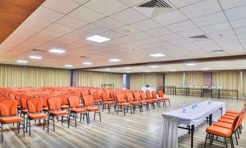 Genx Surat By 1589 Hotels