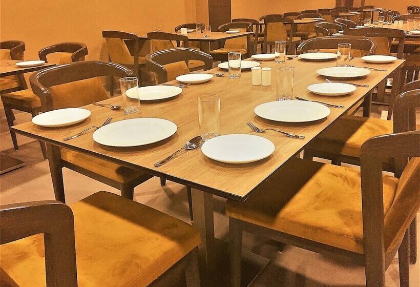 Genx Surat By 1589 Hotels