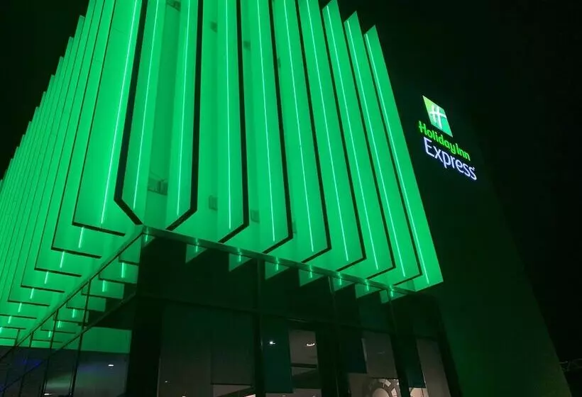 Hotelli Holiday Inn Express   Aarburg   Oftringen, An Ihg