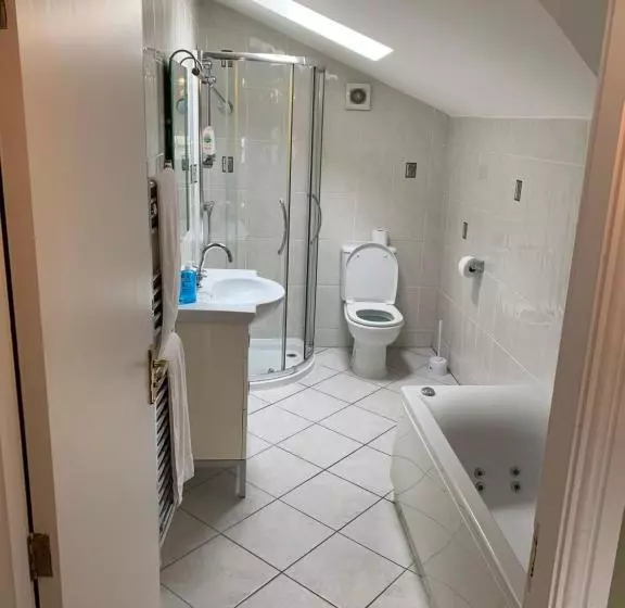 Aamiaismajoitus (B&B) Lake Lounge Rooms