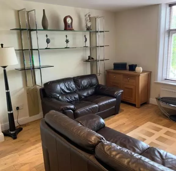 Aamiaismajoitus (B&B) Lake Lounge Rooms