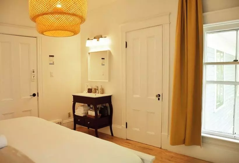 Du Vieux Port By Bower Boutique Hotels