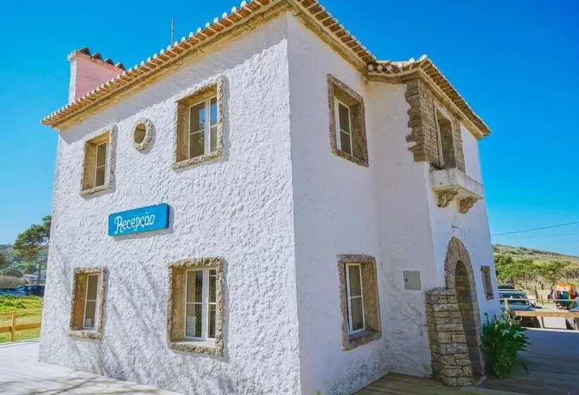 Oasis Backpackers Hostel Sintra Surf