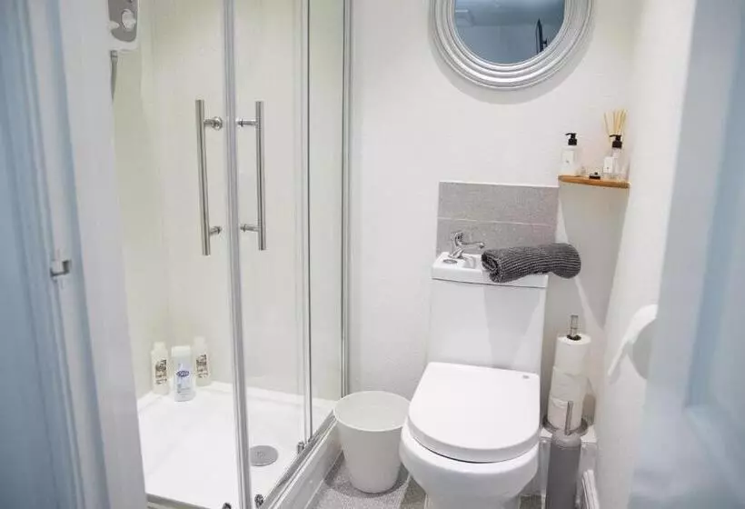 Aamiaismajoitus (B&B) The Cottage