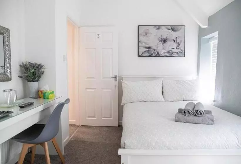 Aamiaismajoitus (B&B) The Cottage