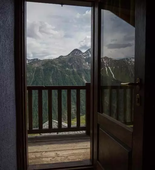 Majatalo Grand Golliat