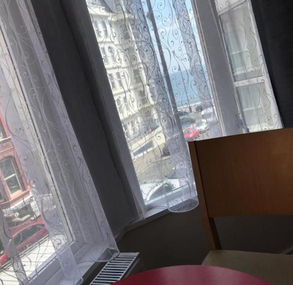 بنسيون Glenfaba Guest House