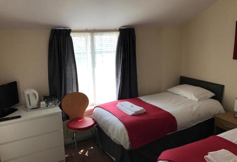 بنسيون Glenfaba Guest House