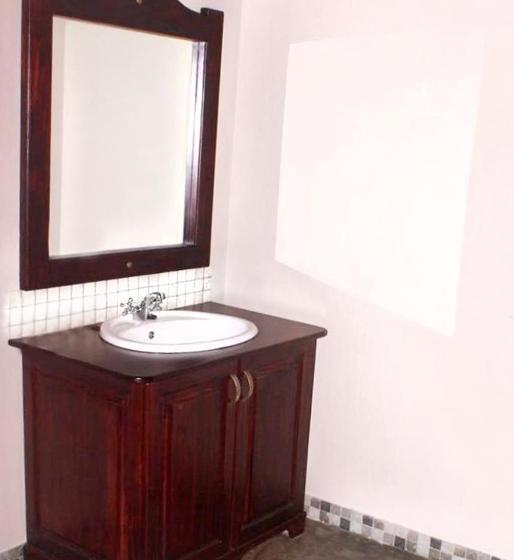 هتل Kassandara Pty Ltd