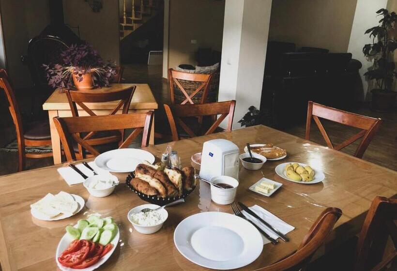 پانسیون Family Hotel Kala