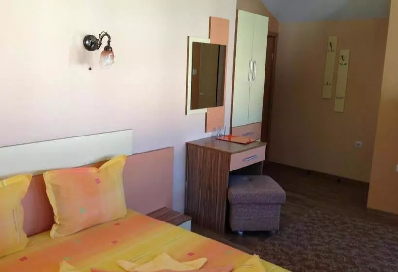 Majatalo Guest House Lori