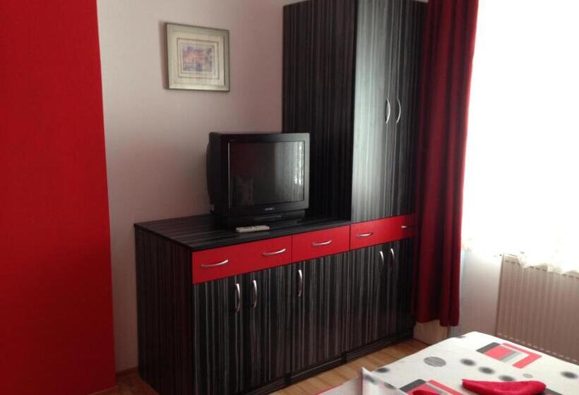 Пансион Guest House Lori