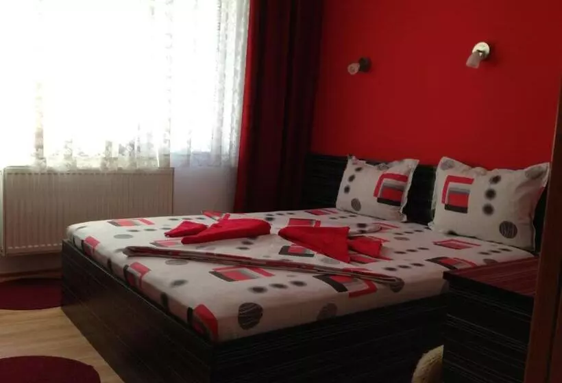 Majatalo Guest House Lori